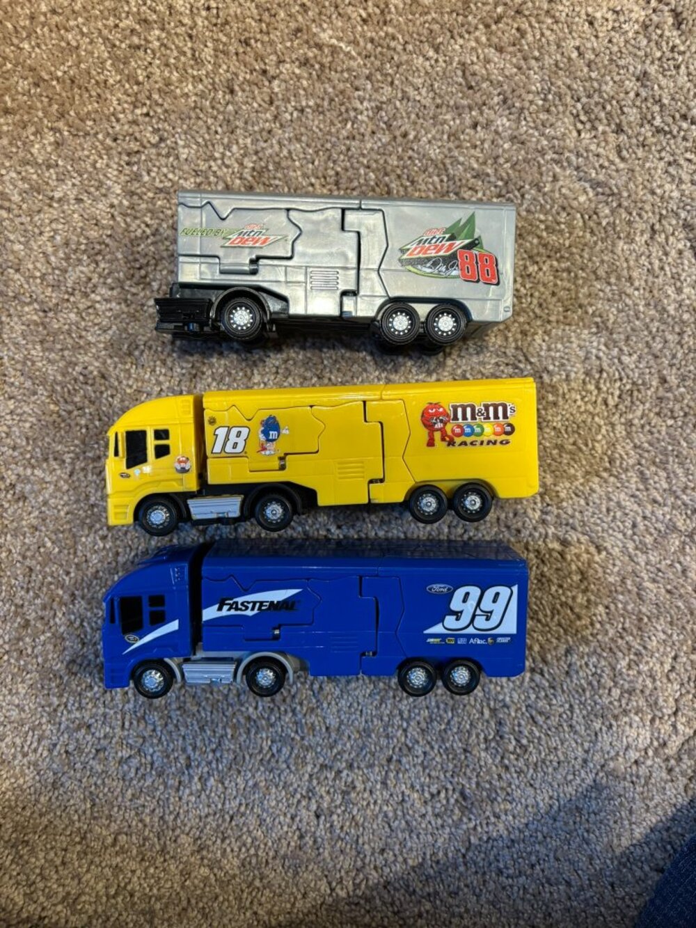 BASHERS semi-truck Toys M&M's Mountain Dew Fastenal Toysa Cars Trucks NASCAR
